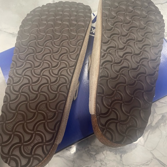 Birkenstock Boston Taupe Size 10. Brand new never worn. Limited availability - Picture 3 of 4